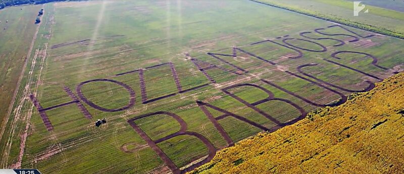 Íme a földbe szántott lánykérés! - Forrás: TV2 / Tények - videó
