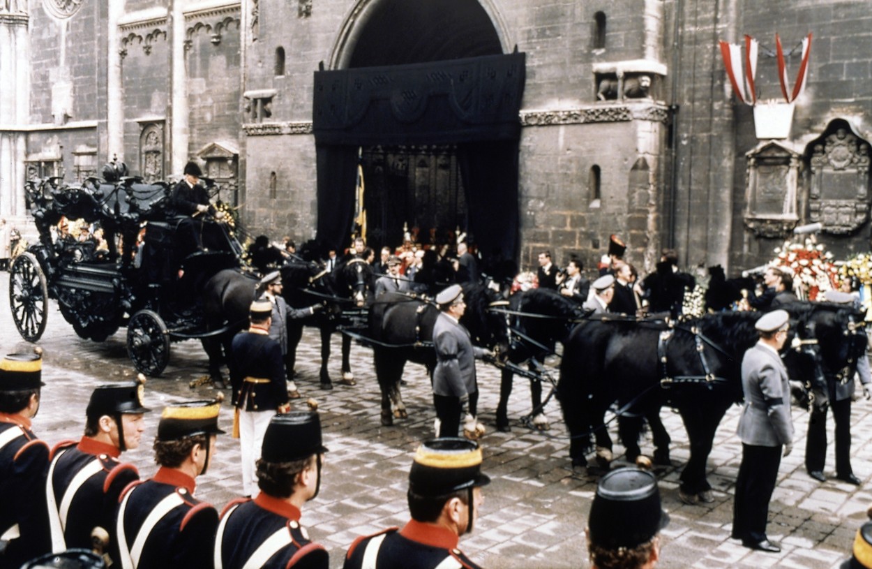 Zita királyné temetése