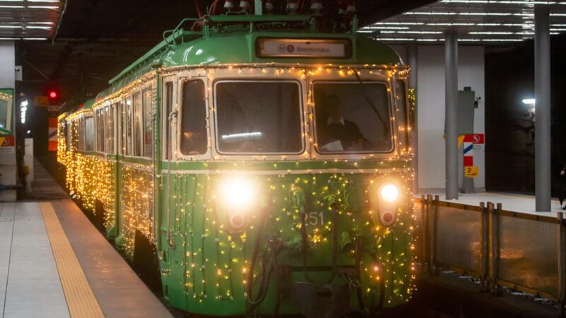 Fény-HÉV-en is utazhatunk - Fotó: MTI/Lakatos Péter