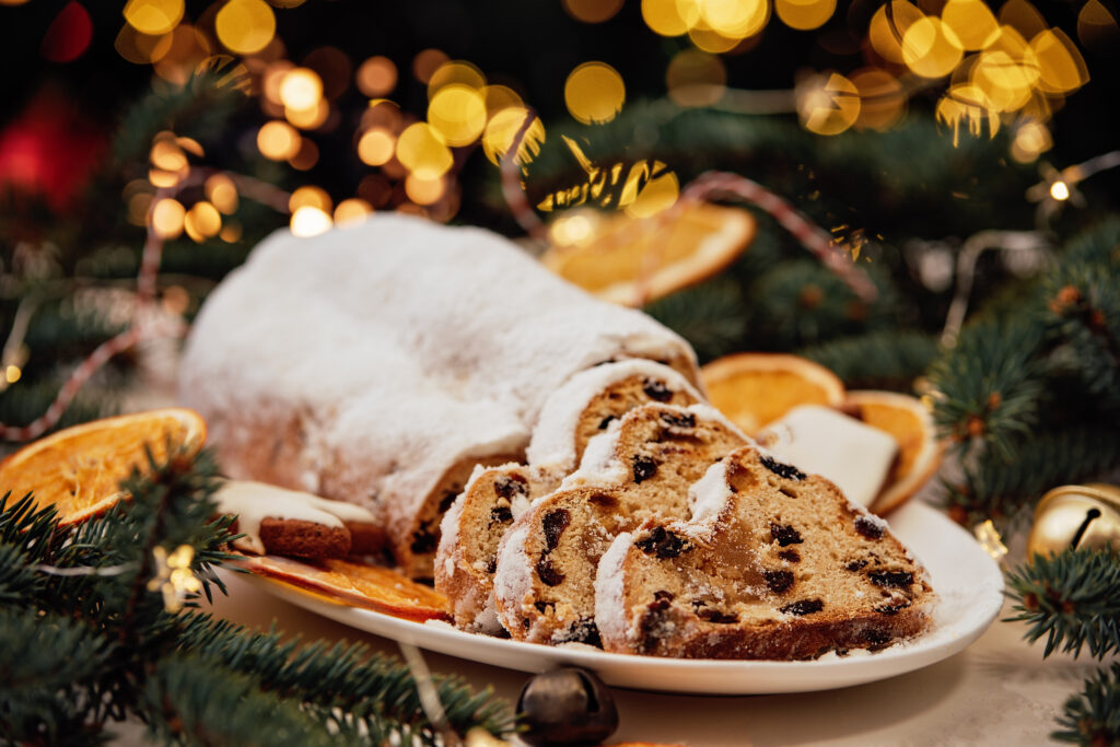 A bepólyált kisdedre emlékeztető Christstollen