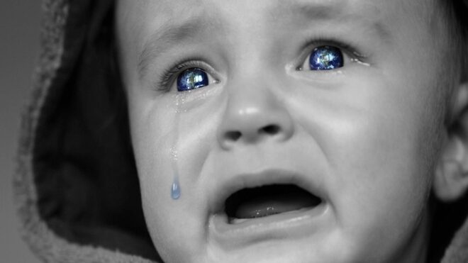 Elhagytak egy kisbabát egy budapesti közértben