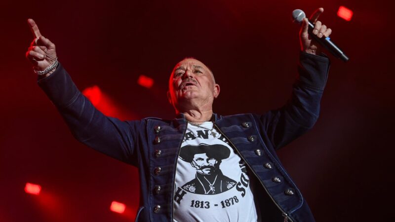 Nagy Feró a Debreceni Egyetem tanévnyitó stadionshow-ja 2023. szeptember 13-án - Fotó: MTI/Czeglédi Zsolt