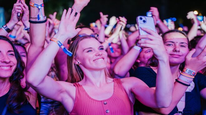 Nagy nevekkel rukkolt elő a SZIN