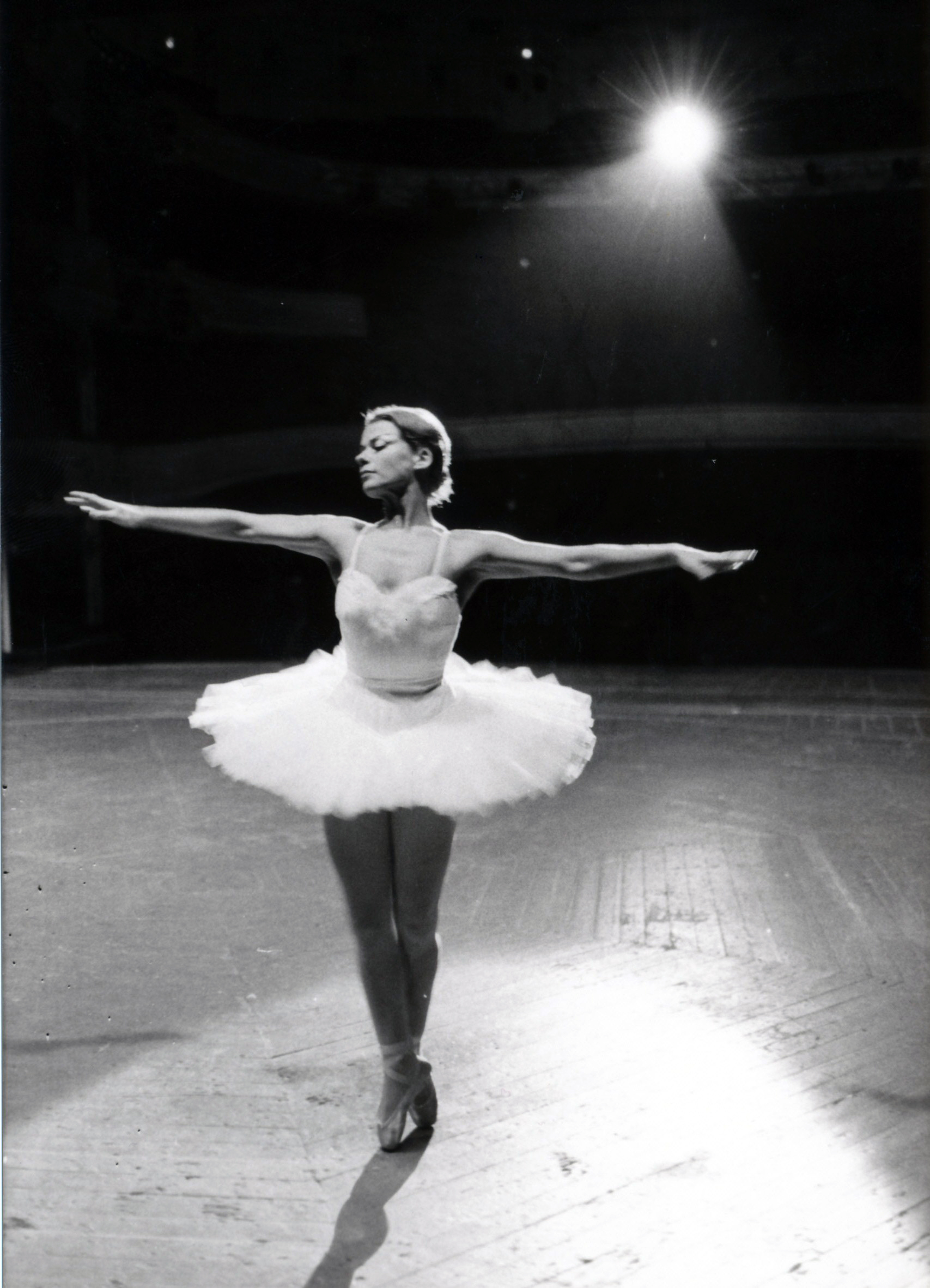 Esztergályos Cecília fiatalon