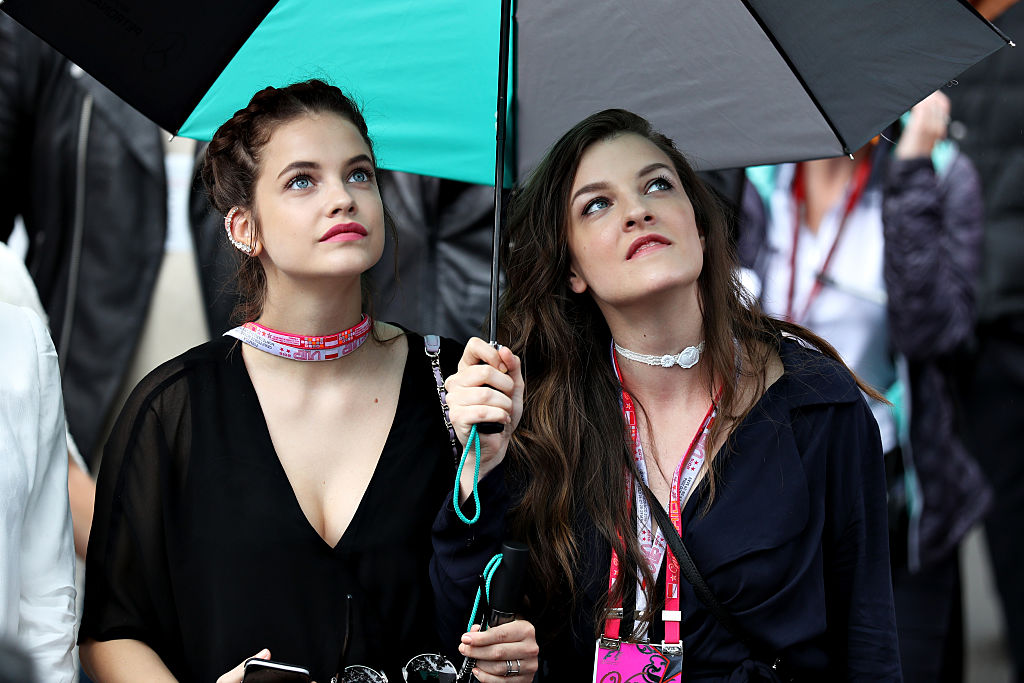 Palvin Barbi és nővére