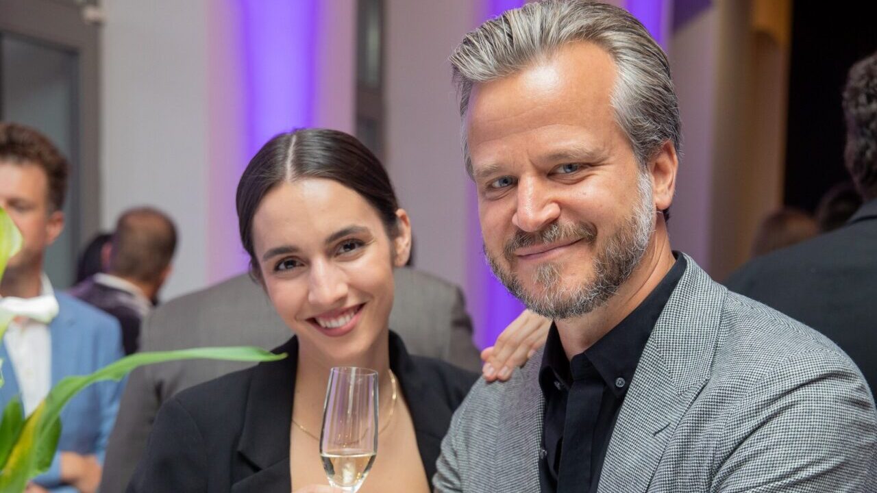 Haumann Máté és párja a Televíziós Újságírók Díja gálán