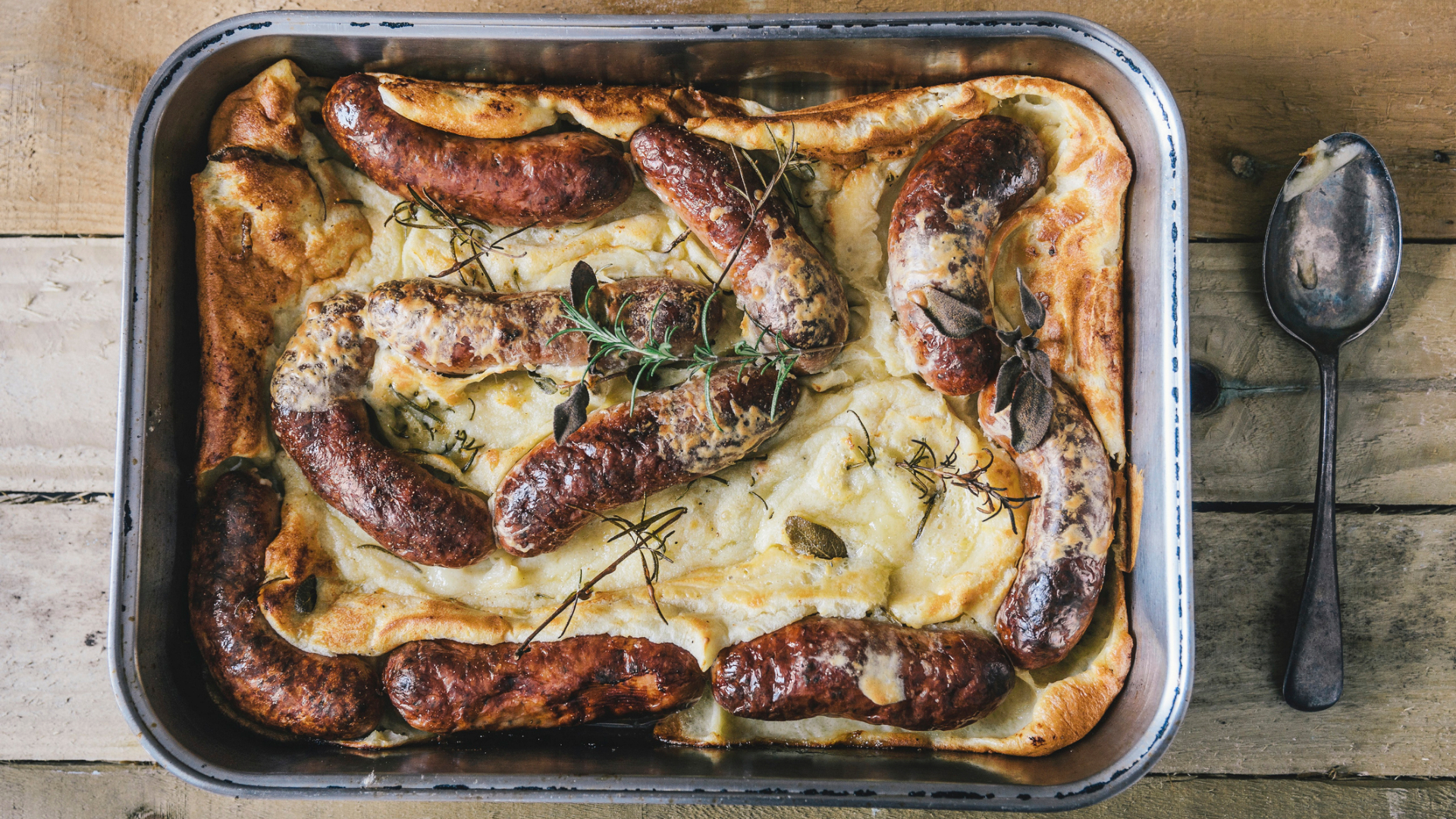 Toad in the hole, sült kolbász angol módra