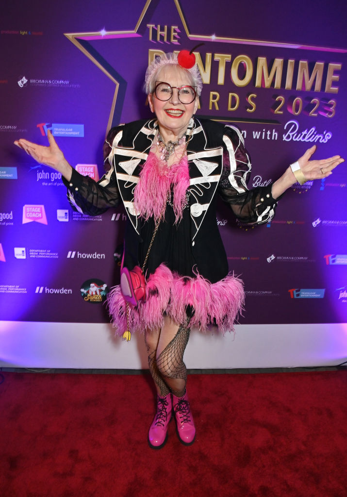 Su Pollard öltözködési stílusa