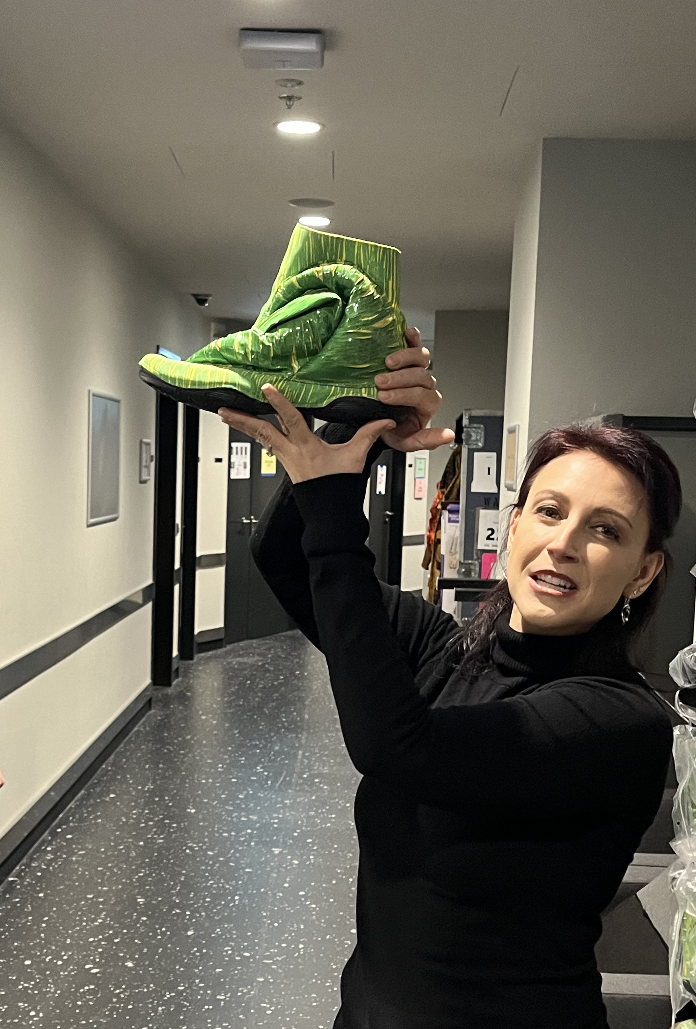 Janie Mallet, a turné vezető PR managere