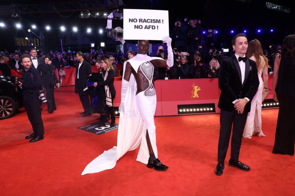 Papis Loveday szenegáli modell