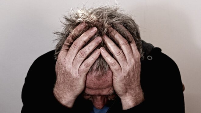 Férgeket találtak egy fejfájós férfi agyában