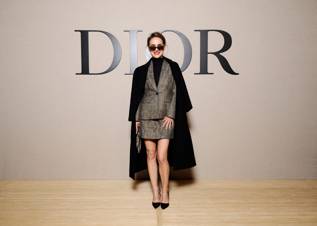 Natalie Portman a párizsi divathéten