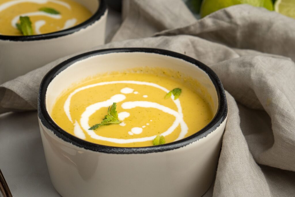 Mentás-joghurtos sárgadinnye-krémleves 