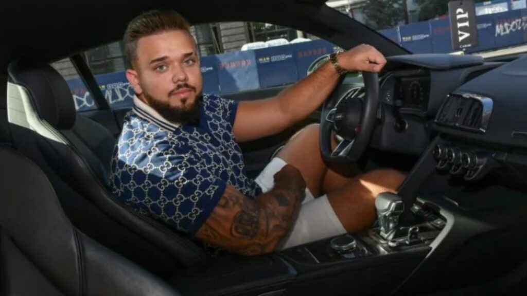 Herceg Csabi az egyik sportkocsijában – Fotó: Sajtószoba