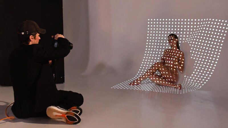 Aktfotózás a feladat a NTMH következő adásában - Fotó: Sajtószoba