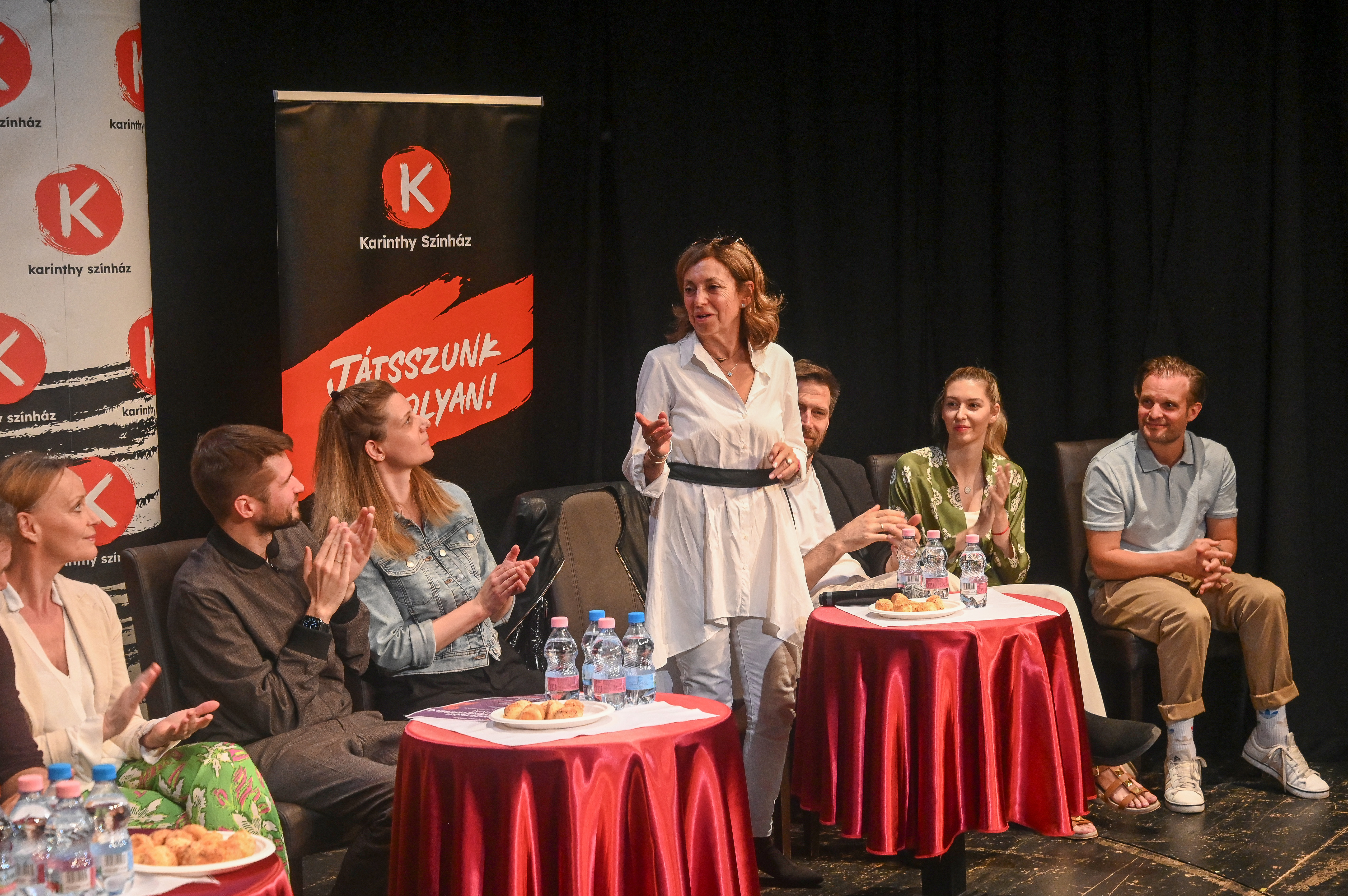 Fotó: Karinthy Színház