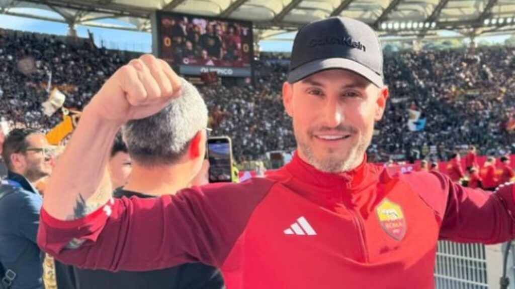 Csuti lelkes focirajongó (Fotó: Instagram)