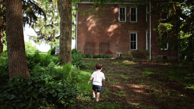 Bújócskának gondolta a négyéves, hogy simán ottfelejtették a kiránduláson