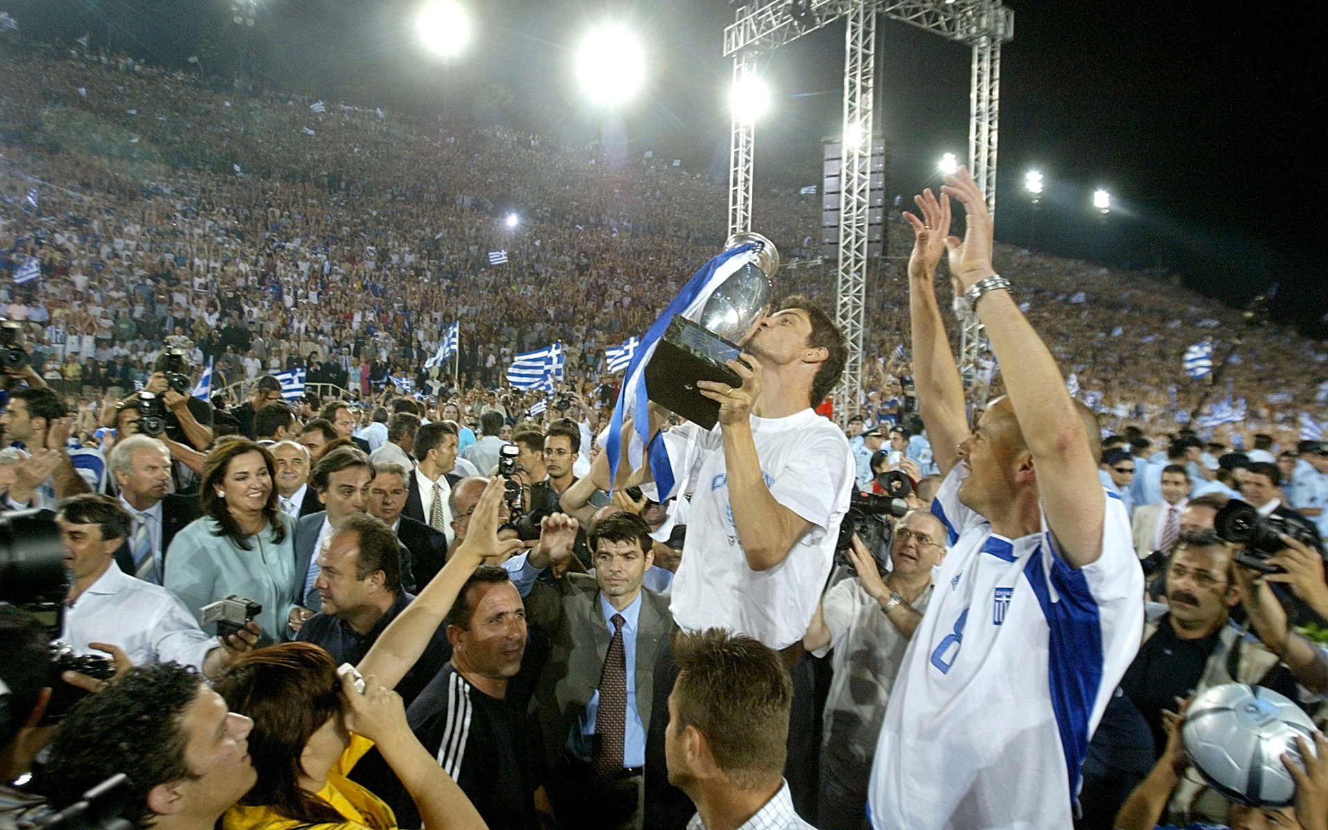 Ünneplés a hazai közönséggel