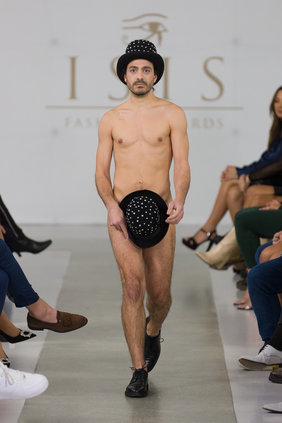 Néha jó, ha van egy kalap az embernél.