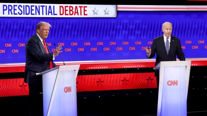 Donald Trump republikánus volt elnök (b) és Joe Biden demokrata párti jelenlegi elnök (j) az idei amerikai elnökválasztás első televíziós vitáján - Fotó: Justin Sullivan/Getty Images