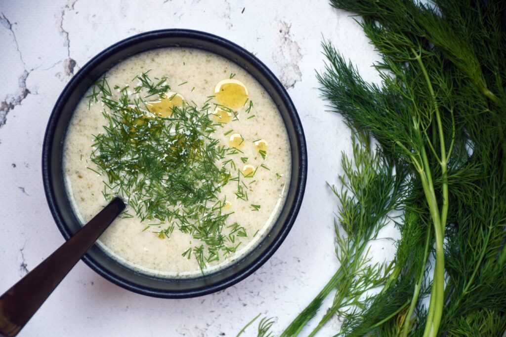 Kovászosuborka-krémleves