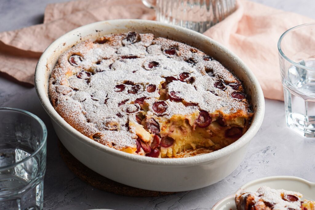 Meggyes clafoutis, a legegyszerűbb krémes tejpite 