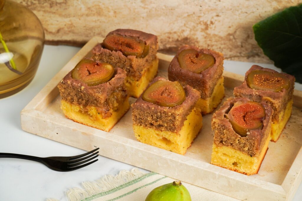 Fordított fügés felemás sütemény