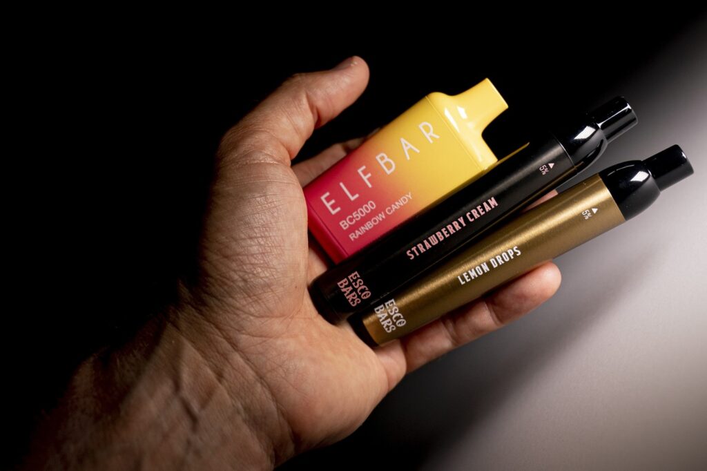 Elf Bar és Esco Bar