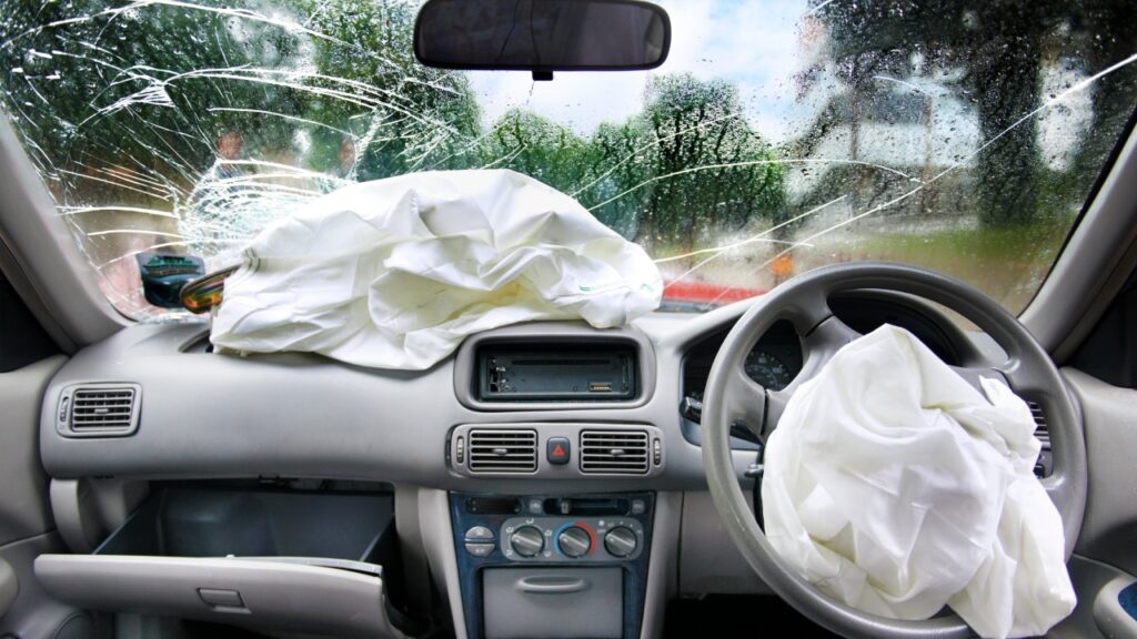 A statisztikák szerint egyre kevesebb a baleset hazánkban, mégsem nyugodhatunk meg teljesen. (Fotó: Getty Images)