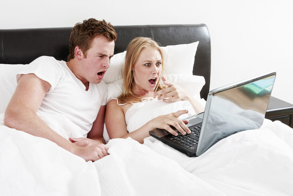 Akár közös móka is lehet a pornófogyasztás a pároknak. (Fotó: Getty Images)