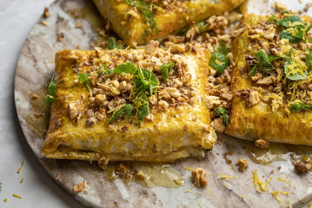 Sült feta réteskabátban