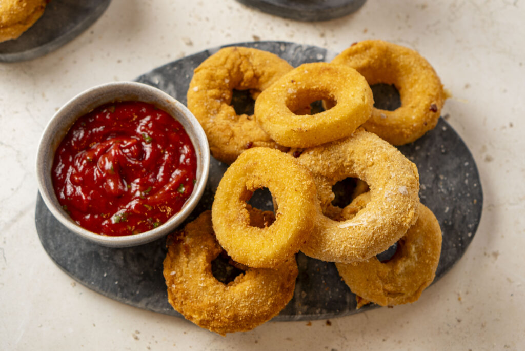 Sajttal töltött rántott hagymakarika Fotó Nosalty Ételfotó