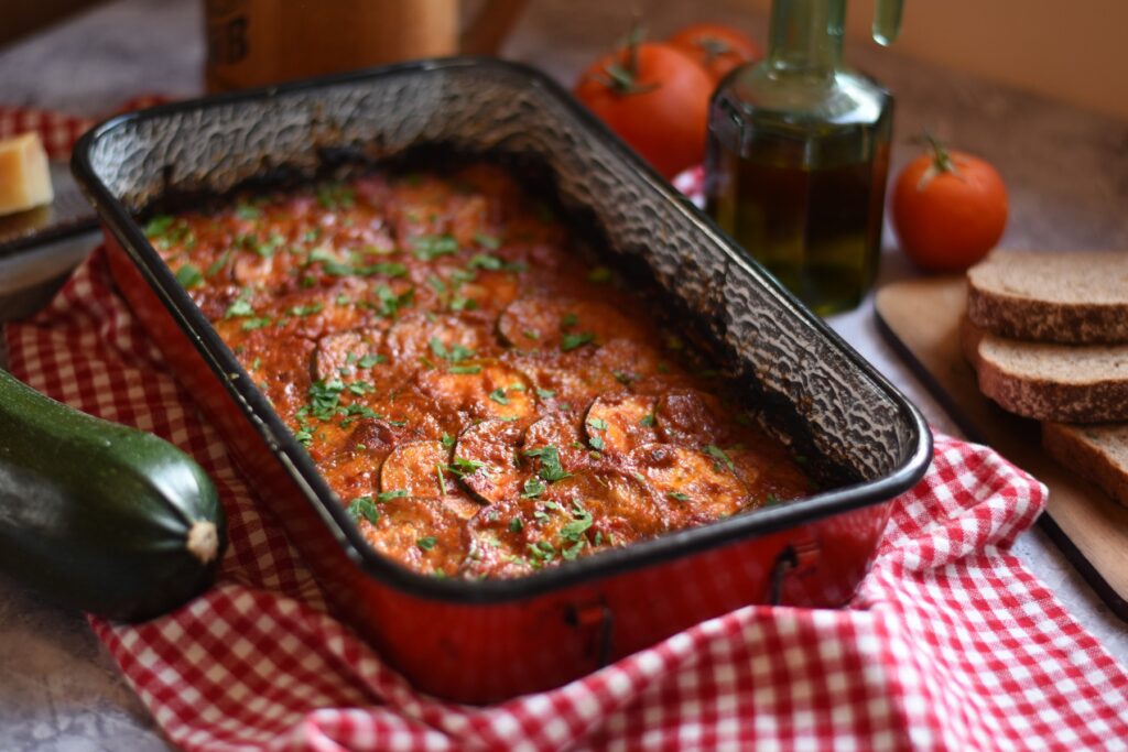 Legegyszerűbb paradicsomos rakott cukkini