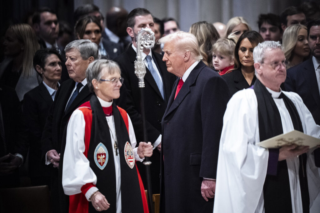 Mariann Edgar Budde és Donald Trump