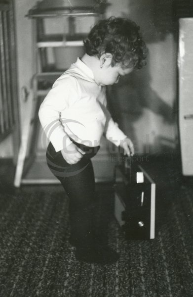 Novodomszky Éva kisgyermekként