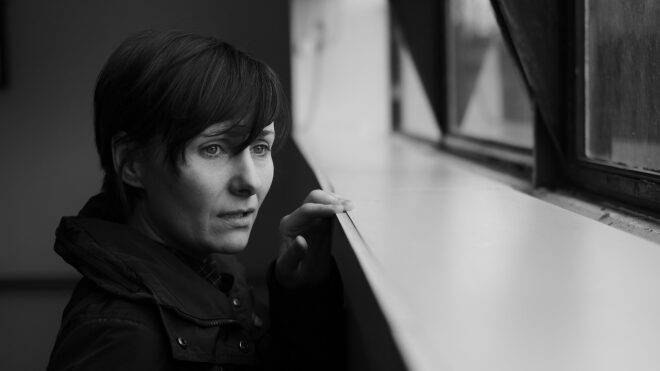 Így viselkednek a boldogtalanságukat letagadó nők a pszichológus szerint