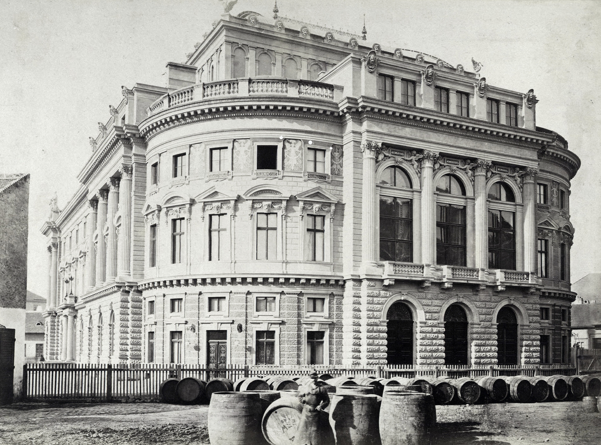 Színház Budapesten, a századfordulón