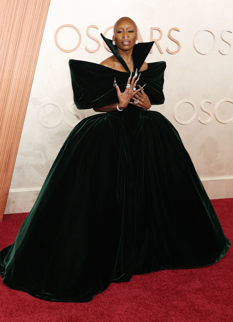 Cynthia Erivo a 2025-ös Oscar-gála vörös szőnyegén