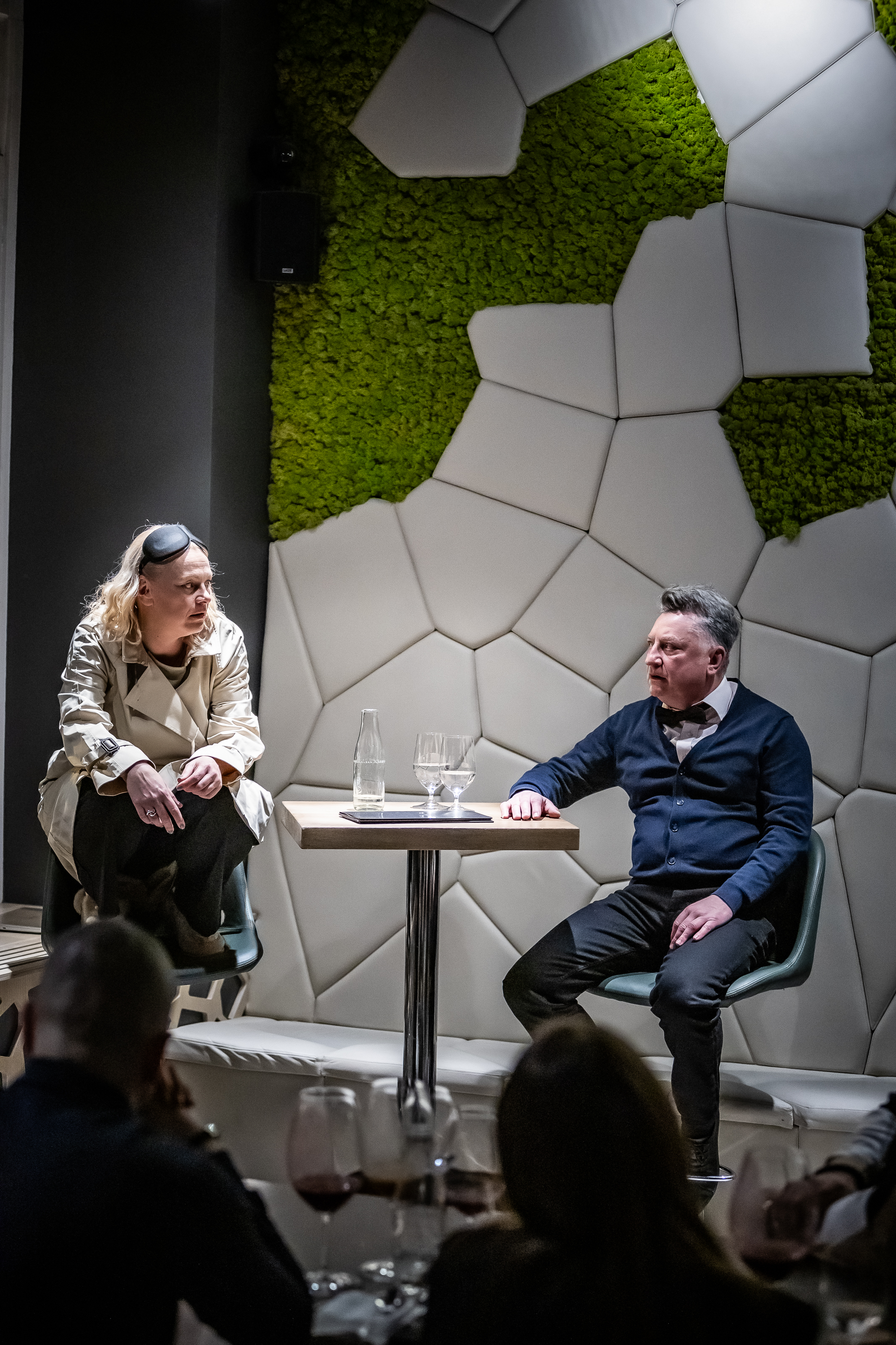 Herczeg Adrienn színésznő és Urbán Tibor színész a darabban