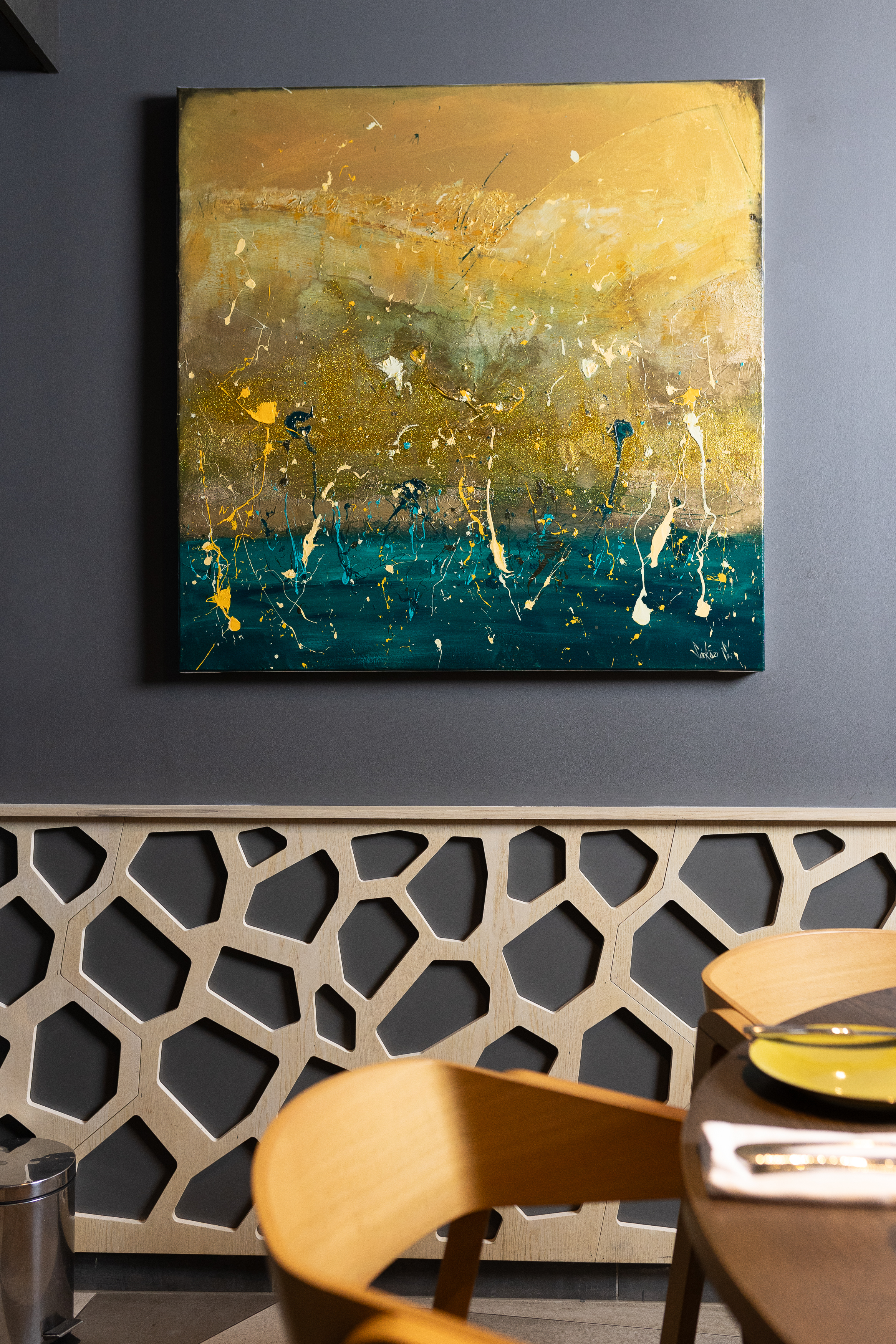 Sárközi Évi festménye a Textúra Étterem falán