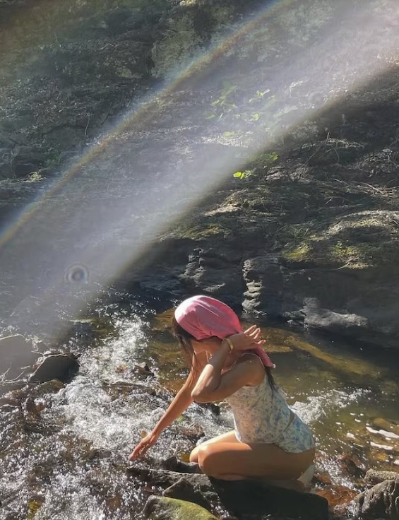 Bella Hadid tankiniben