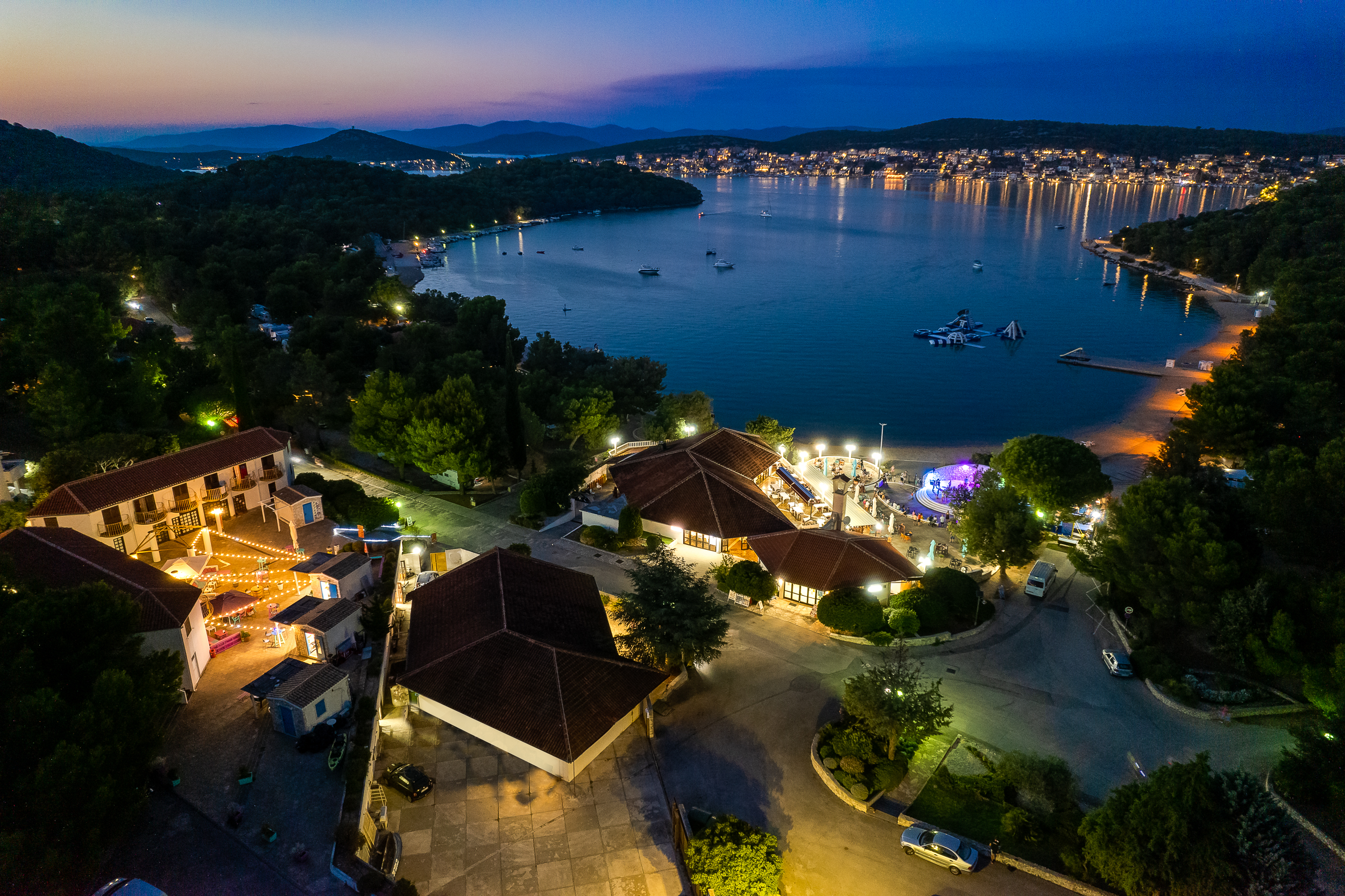 Jezera Lovišća Kemping 