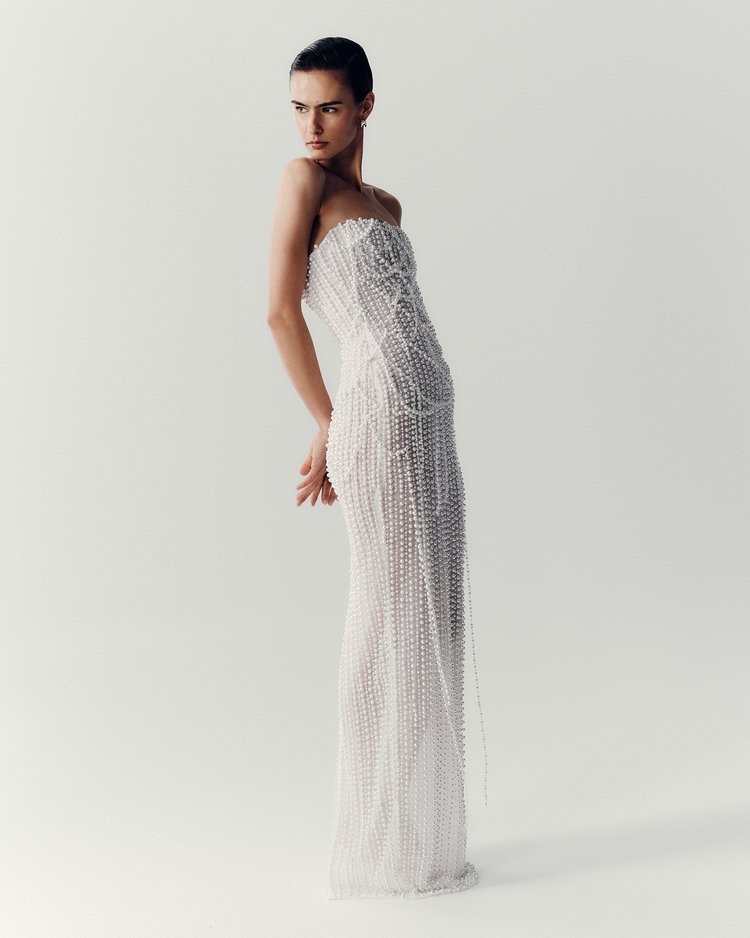 Gyöngyös menyasszonyi ruha