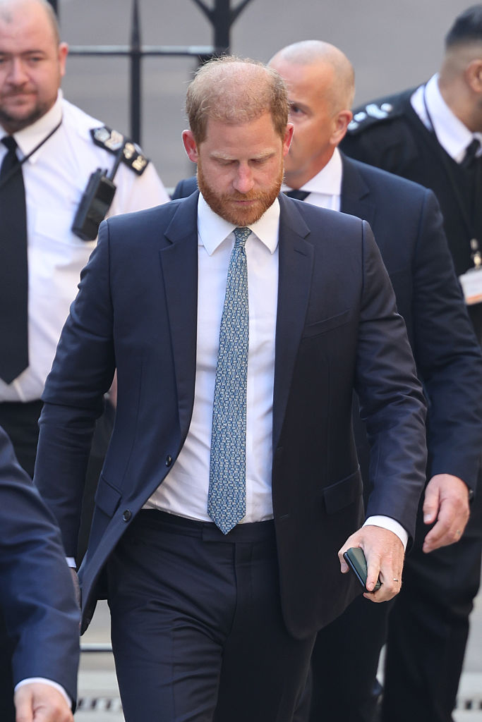 Harry herceg hat hónap után először utazott az Egyesült Királyságba