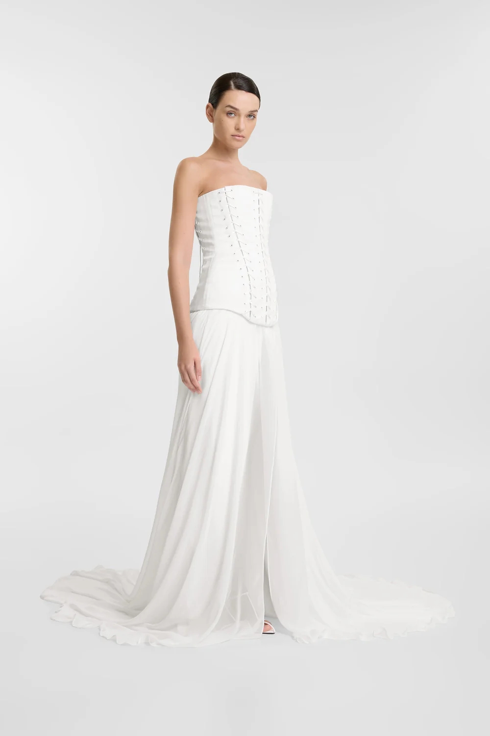 Fűzős menyasszonyi ruha