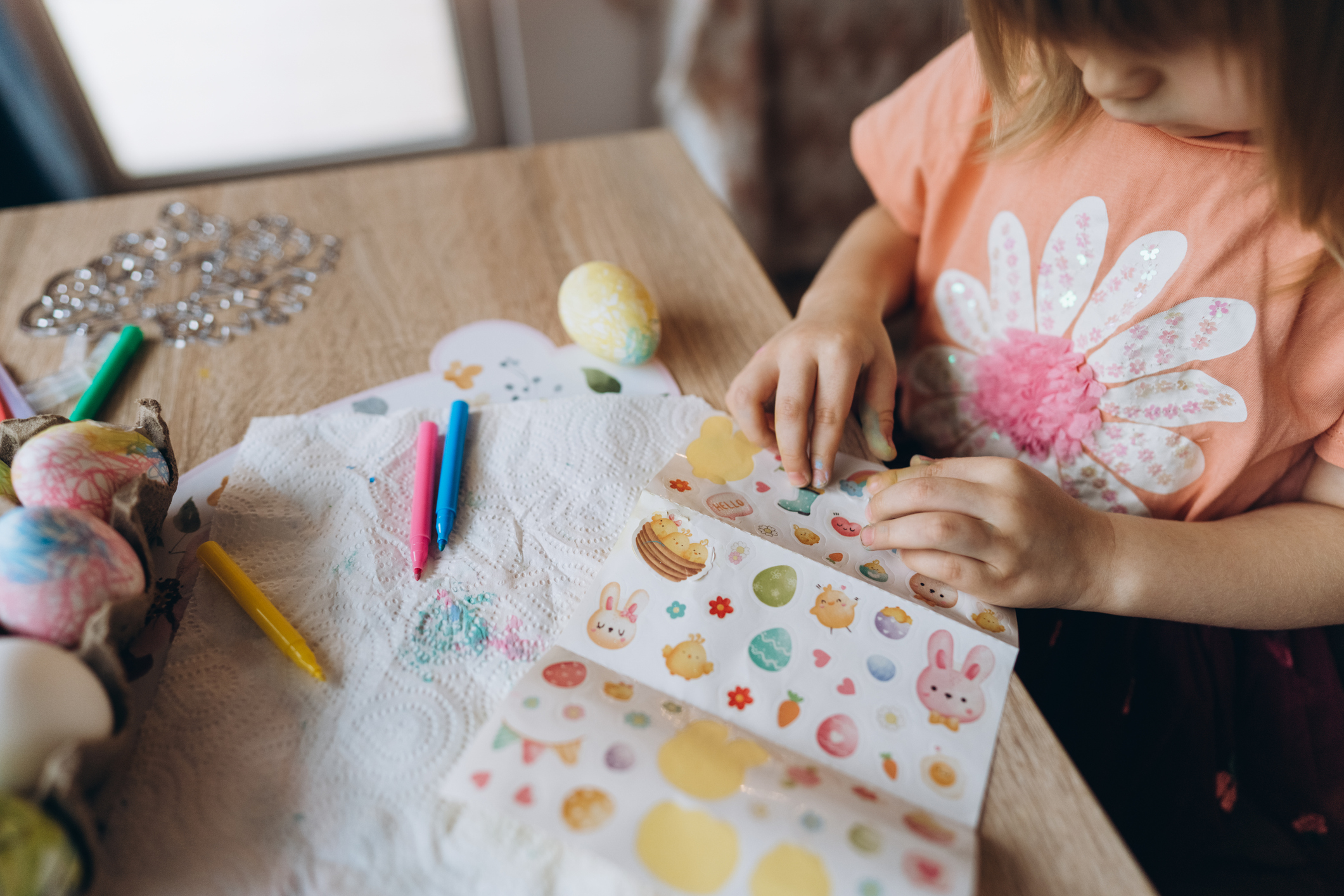 Tojások dekorálása matricával