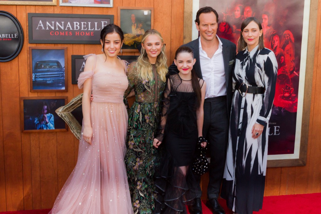 Katie Sarife, Madison Iseman, McKenna Grace, Patrick Wilson és Vera Farmiga