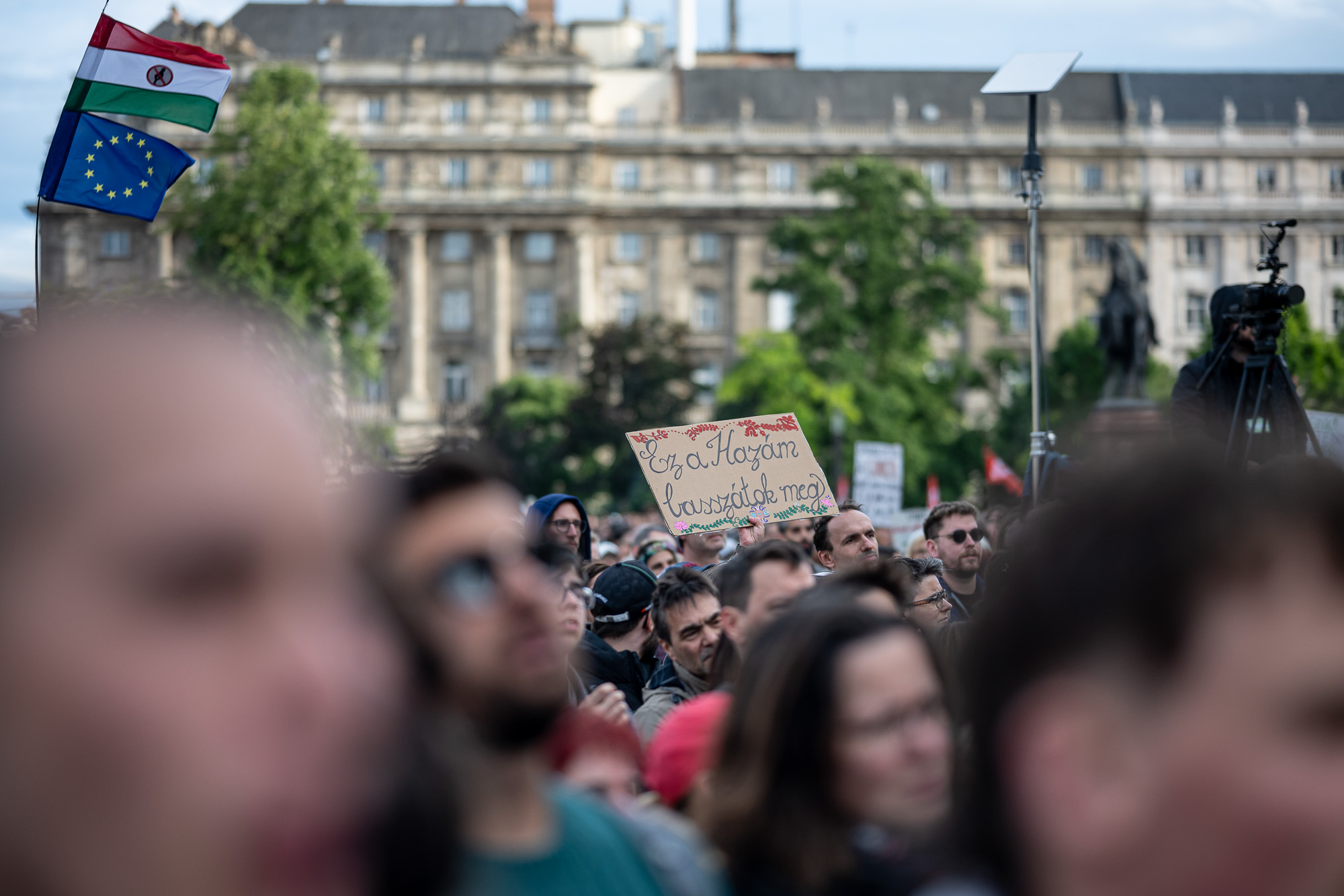 Tüntetés az átláthatósági törvény ellen