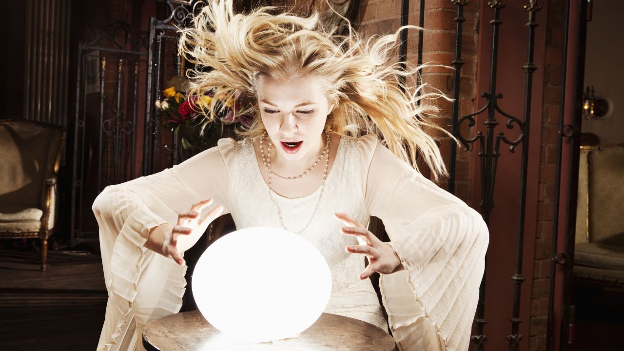 Lány varázsgömbbel